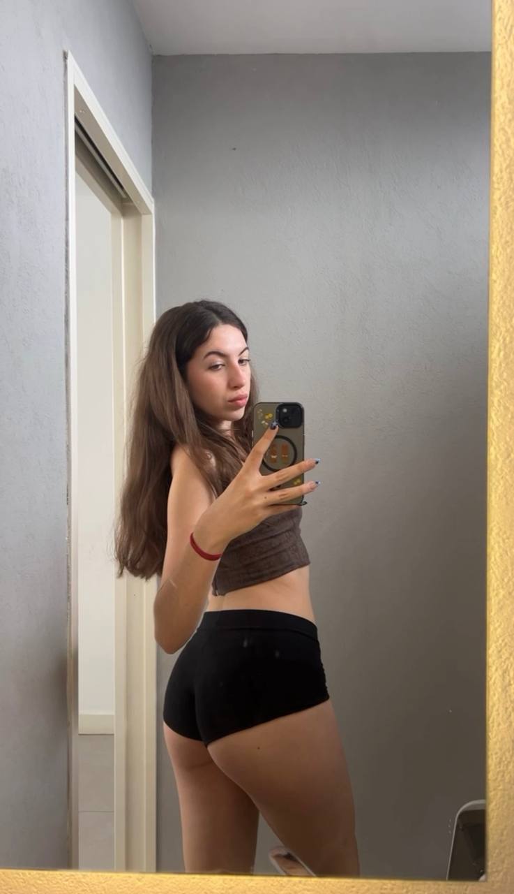 Amber in her underwear in Santa Cruz de la Sierra