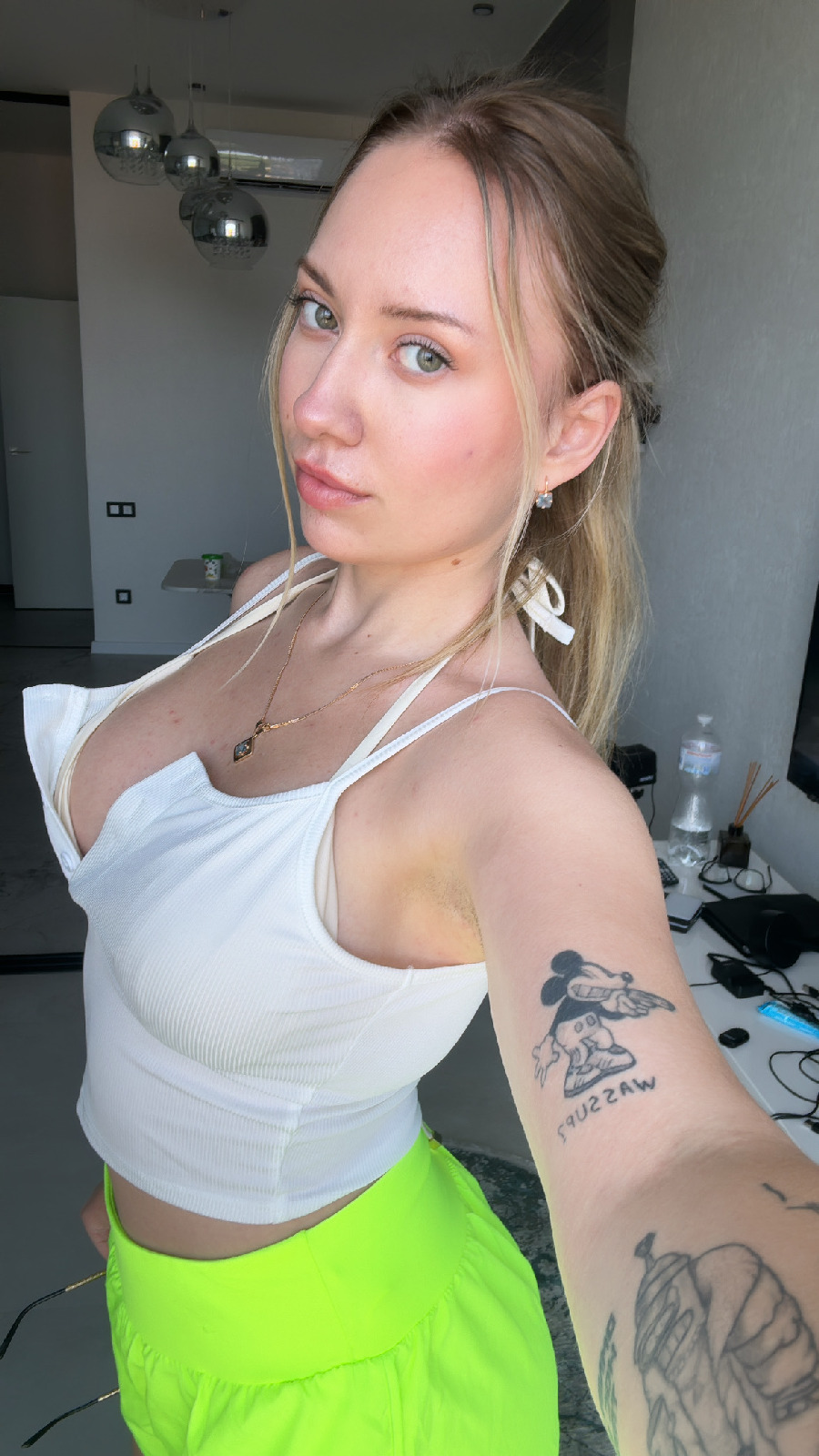 KateV in her underwear in Santa Cruz de la Sierra