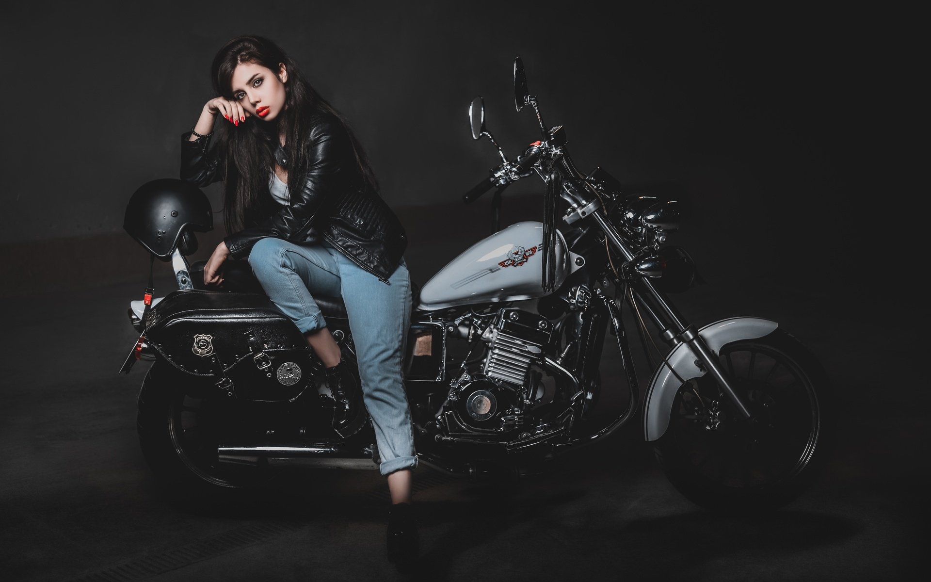 Biker girls: style and drive in Santa Cruz de la Sierra